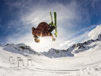 九游娱乐官方网站-神降之夜，当乔治的阴影笼罩欧冠—论一场定义传奇的压制级表演