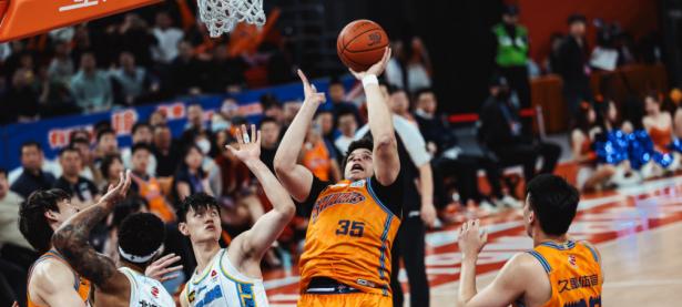 9you娱乐-红蓝队大战，火爆场面惊心动魄