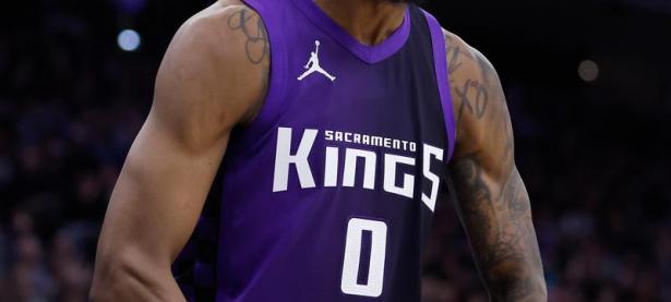 九游娱乐网站-黄蜂队新任主帅展现变阵之能，力挽狂澜