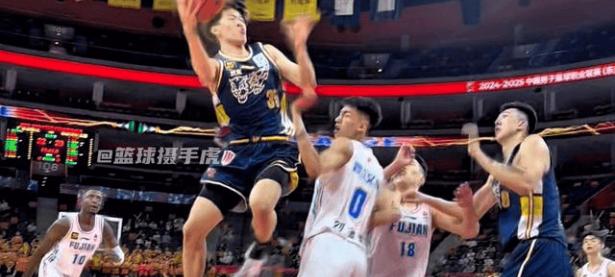 九游娱乐入口-后卫队员稳健防守，确保球队守住胜局的简单介绍