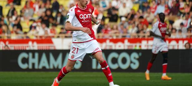 九游游戏-包含摩纳哥主场大胜，法甲冠军希望重新燃起的词条