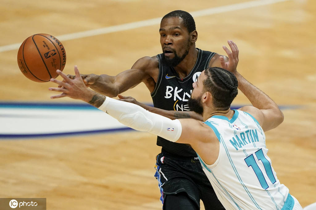 黄蜂队新任主帅展现变阵之能,力挽狂澜 黄蜂队新任主帅展现变阵之能,力挽狂澜