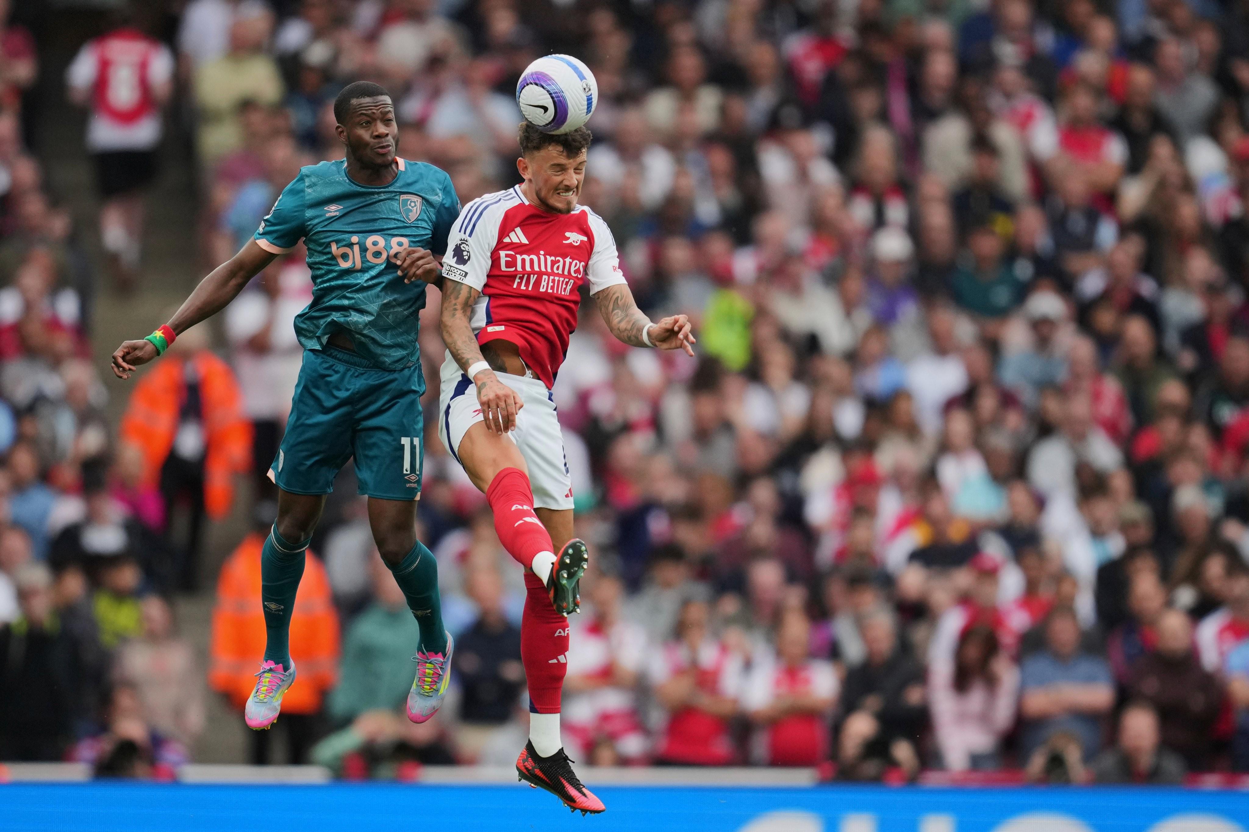 阿森纳大胜伯恩茅斯,继续逼近前四 阿森纳大胜伯恩茅斯,继续逼近前四