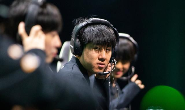 包含EG鏖战RNG,Oner团战一打五强强对话入围赛,留下经典瞬间的词条 包含EG鏖战RNG,Oner团战一打五强强对话入围赛,留下经典瞬间的词条