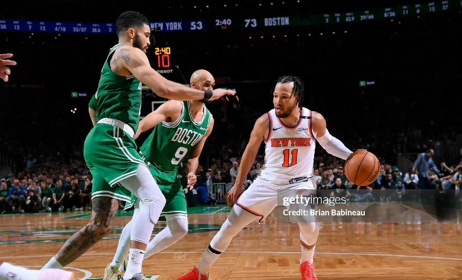 尼克斯主场大胜老鹰:小尼维斯22分称霸全场 尼克斯主场大胜老鹰:小尼维斯22分称霸全场