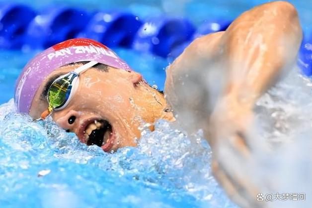 非洲游泳天才表现出色,勇夺铜牌的简单介绍 非洲游泳天才表现出色,勇夺铜牌的简单介绍