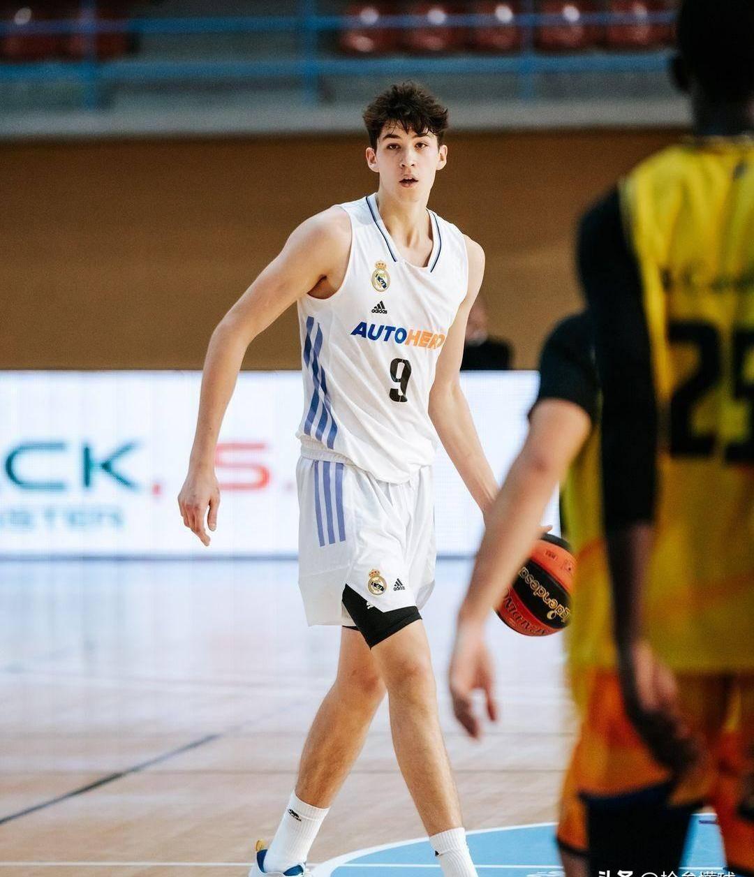 火箭队再次晋级季后赛，球迷热情开启赛季