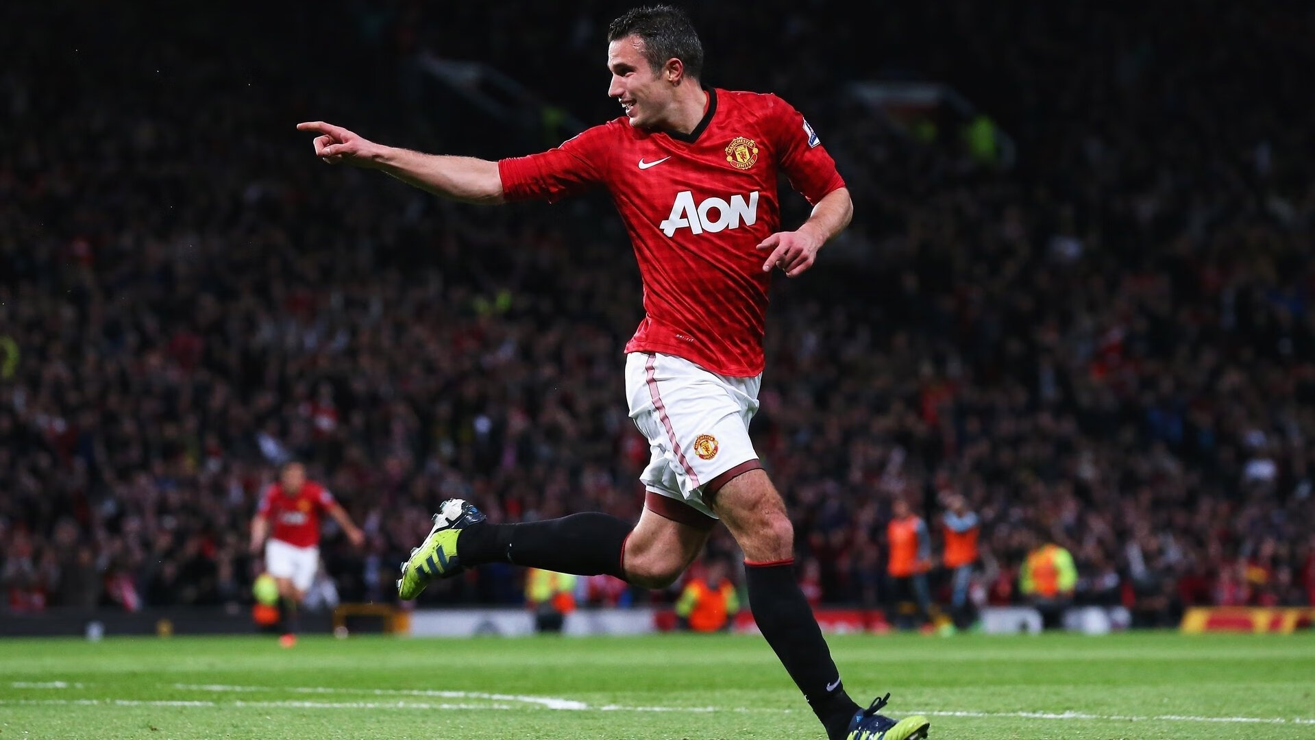 绿茵场上的巴黎封锁,布鲁诺如何像战略家一样统治苏格兰