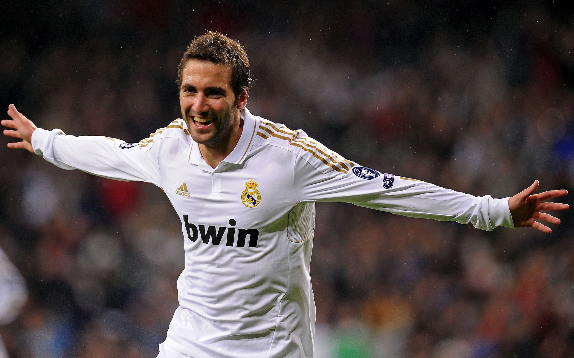 唯一性 一场被世界铭记的对话,中国加时取胜阿森纳,莱万成为关键先生